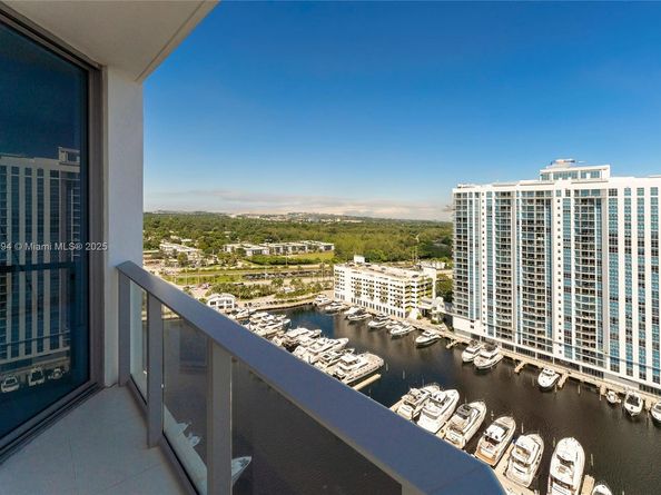 17111 Biscayne Blvd 2109, North Miami Beach FL 33160