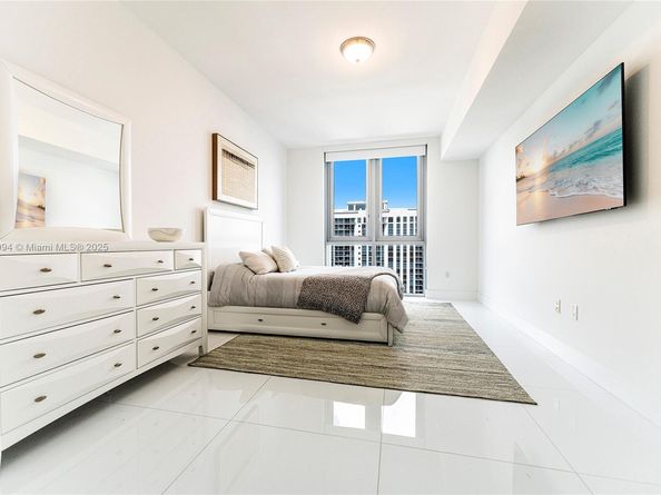 17111 Biscayne Blvd 2109, North Miami Beach FL 33160