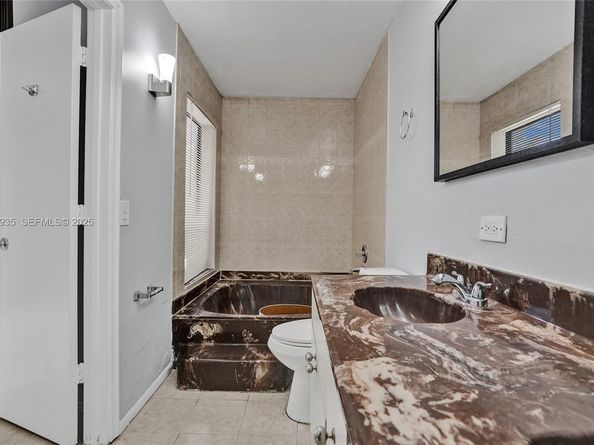 20607 NE 7th Ct, Miami FL 33179