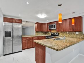 20607 NE 7th Ct, Miami FL 33179