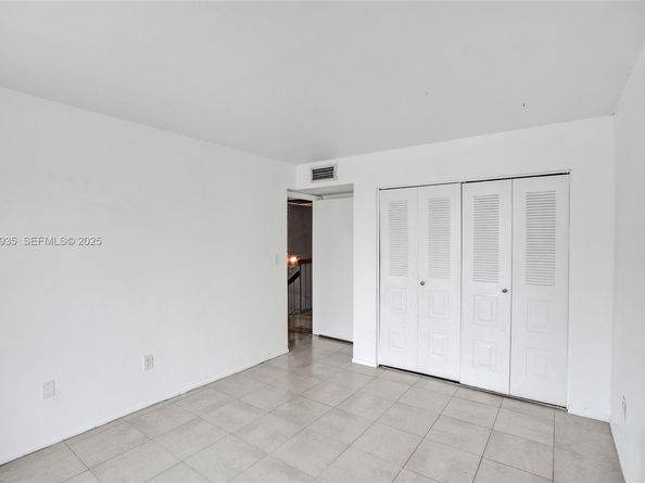 20607 NE 7th Ct, Miami FL 33179