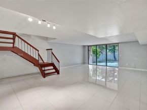 20607 NE 7th Ct, Miami FL 33179