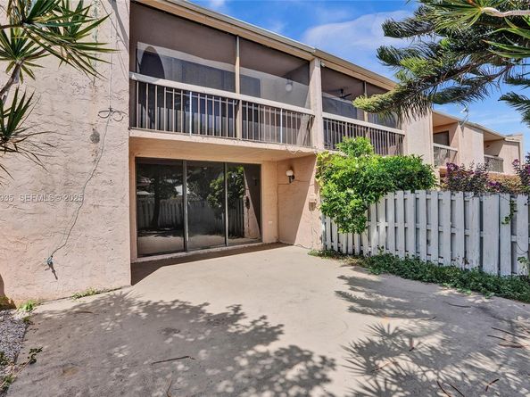 20607 NE 7th Ct, Miami FL 33179