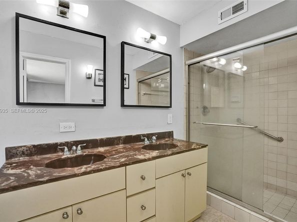 20607 NE 7th Ct, Miami FL 33179