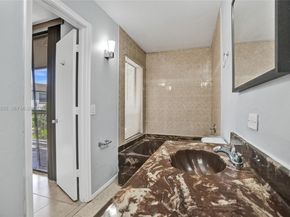 20607 NE 7th Ct, Miami FL 33179