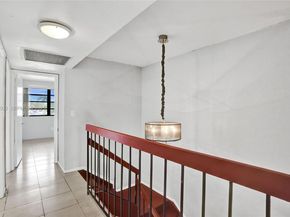 20607 NE 7th Ct, Miami FL 33179