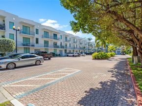 2134 Van Buren St 306, Hollywood FL 33020