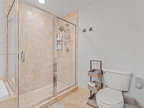 2134 Van Buren St 306, Hollywood FL 33020