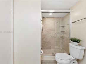 300 Three Islands Blvd 417, Hallandale Beach FL 33009