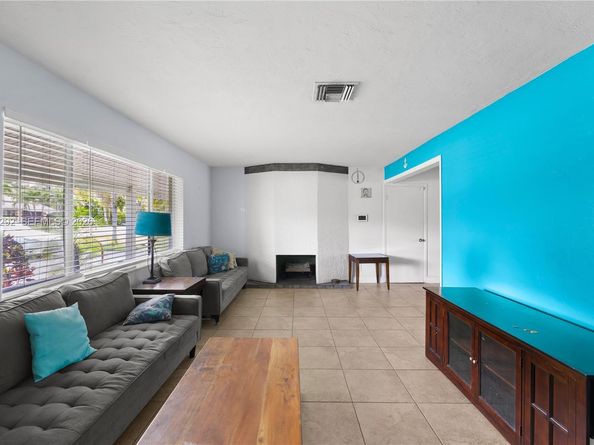 417 SW 1st Ave, Boynton Beach FL 33435