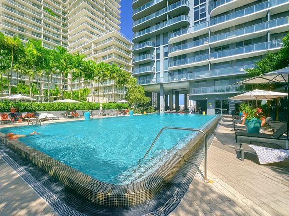 121 NE 34th St 2811, Miami FL 33137