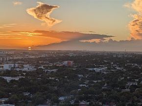 121 NE 34th St 2811, Miami FL 33137