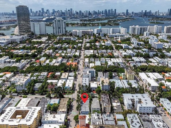 635 8th St 205, Miami Beach FL 33139