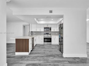 17532 NW 61st Ct N, Hialeah FL 33015