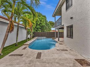 17532 NW 61st Ct N, Hialeah FL 33015