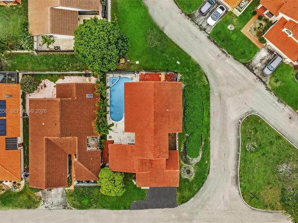 17532 NW 61st Ct N, Hialeah FL 33015