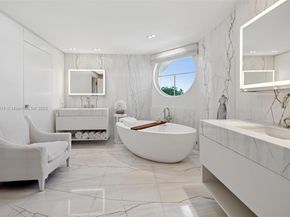 1660 W Glencoe St 401, Miami FL 33133
