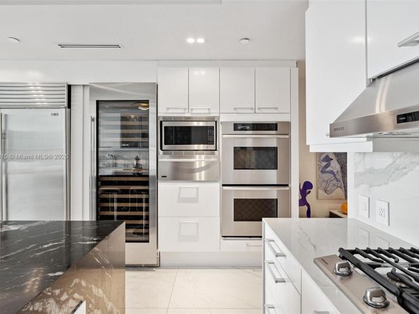 1660 W Glencoe St 401, Miami FL 33133