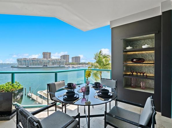 1660 W Glencoe St 401, Miami FL 33133