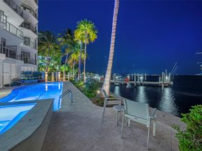 1660 W Glencoe St 401, Miami FL 33133