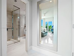 1660 W Glencoe St 401, Miami FL 33133