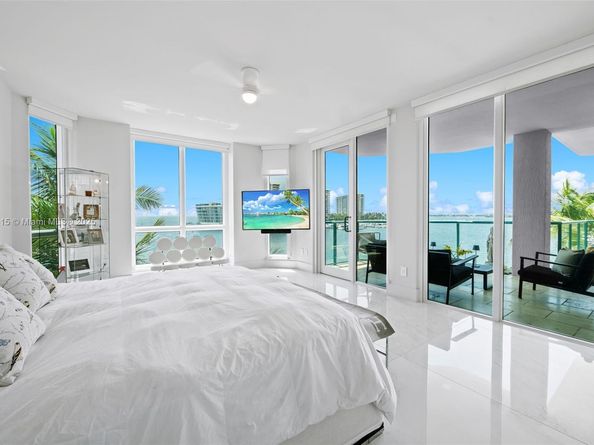 1660 W Glencoe St 401, Miami FL 33133