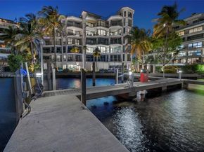 1660 W Glencoe St 401, Miami FL 33133