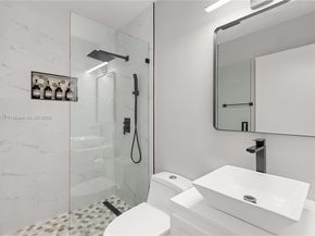 2250 NW 78th Ave 202, Pembroke Pines FL 33024