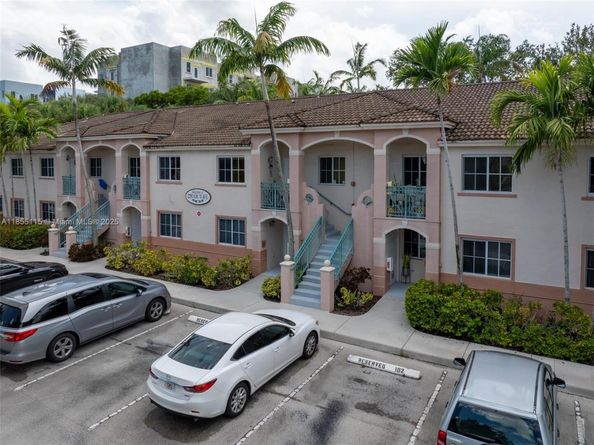 2250 NW 78th Ave 202, Pembroke Pines FL 33024