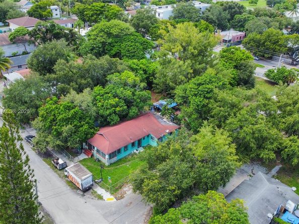 105 NW 58th St, Miami FL 33127