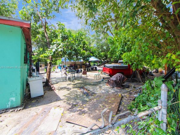 105 NW 58th St, Miami FL 33127