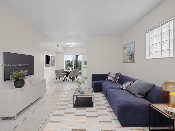 980 NE 33rd Ter 104, Homestead FL 33033