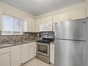 980 NE 33rd Ter 104, Homestead FL 33033