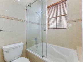11507 NW 77th St, Doral FL 33178