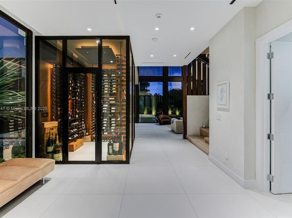 2355 Meridian Ave, Miami Beach FL 33140