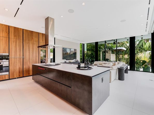 2355 Meridian Ave, Miami Beach FL 33140