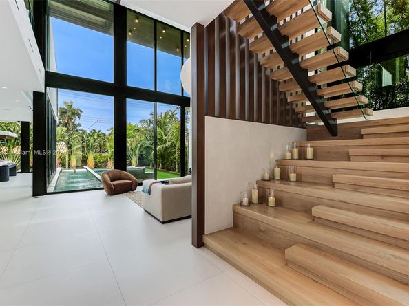 2355 Meridian Ave, Miami Beach FL 33140