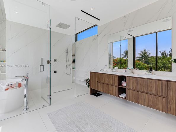 2355 Meridian Ave, Miami Beach FL 33140