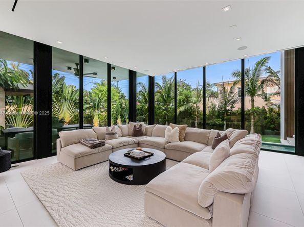 2355 Meridian Ave, Miami Beach FL 33140