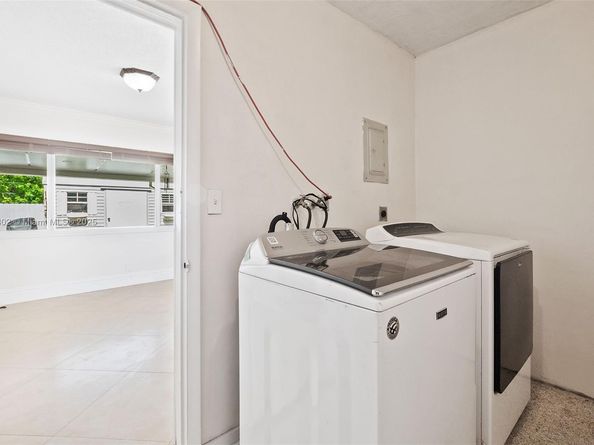 110 NW 78th Ave, Pembroke Pines FL 33024