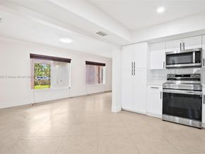 110 NW 78th Ave, Pembroke Pines FL 33024