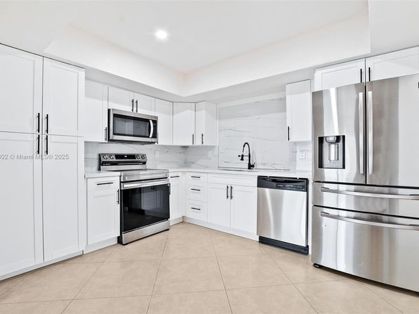 110 NW 78th Ave, Pembroke Pines FL 33024