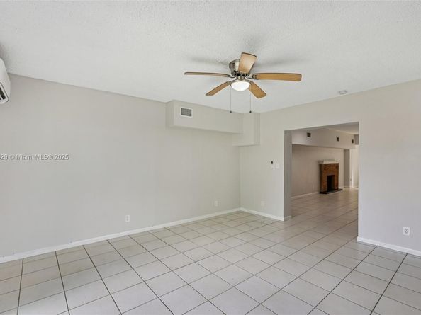 219 SW 21st Way, Fort Lauderdale FL 33312