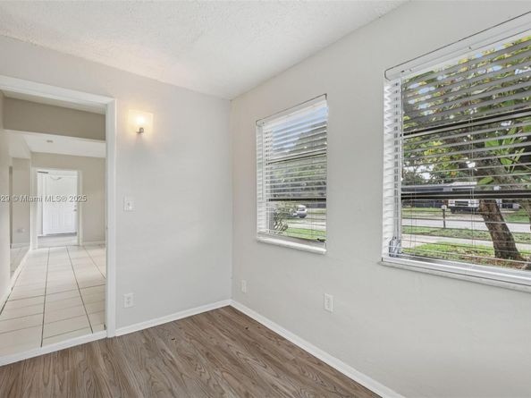 219 SW 21st Way, Fort Lauderdale FL 33312