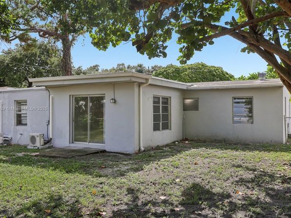 219 SW 21st Way, Fort Lauderdale FL 33312
