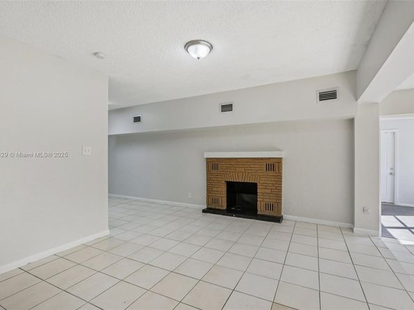 219 SW 21st Way, Fort Lauderdale FL 33312