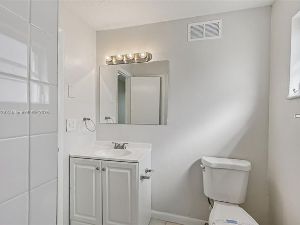 219 SW 21st Way, Fort Lauderdale FL 33312
