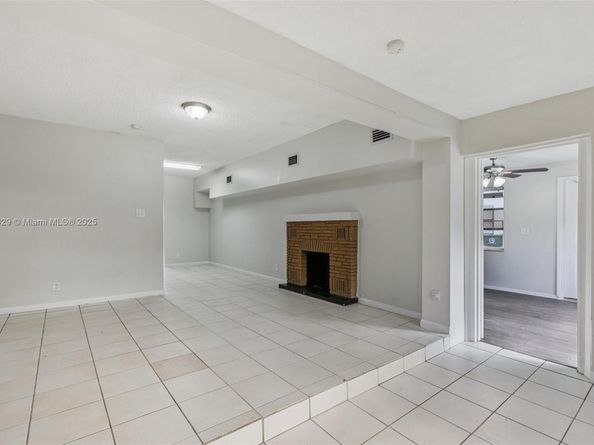 219 SW 21st Way, Fort Lauderdale FL 33312