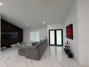 11300 NW 5th St, Plantation FL 33325