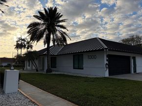 11300 NW 5th St, Plantation FL 33325